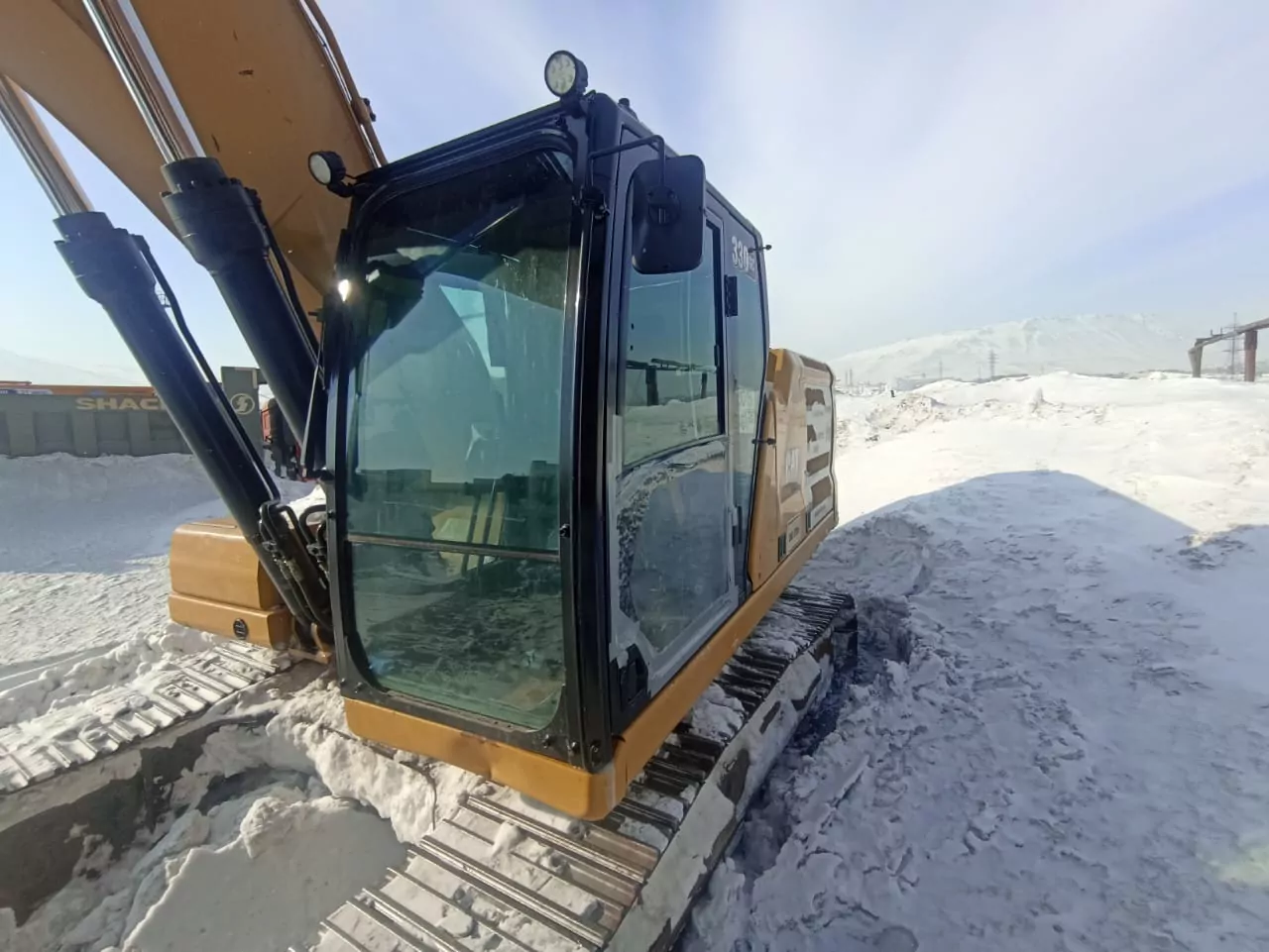 Caterpillar 330GC Экскаватор