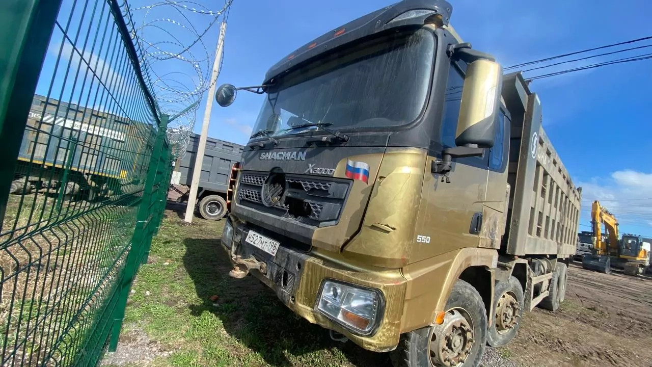 Shacman SX33186T366 8x4 Самосвал