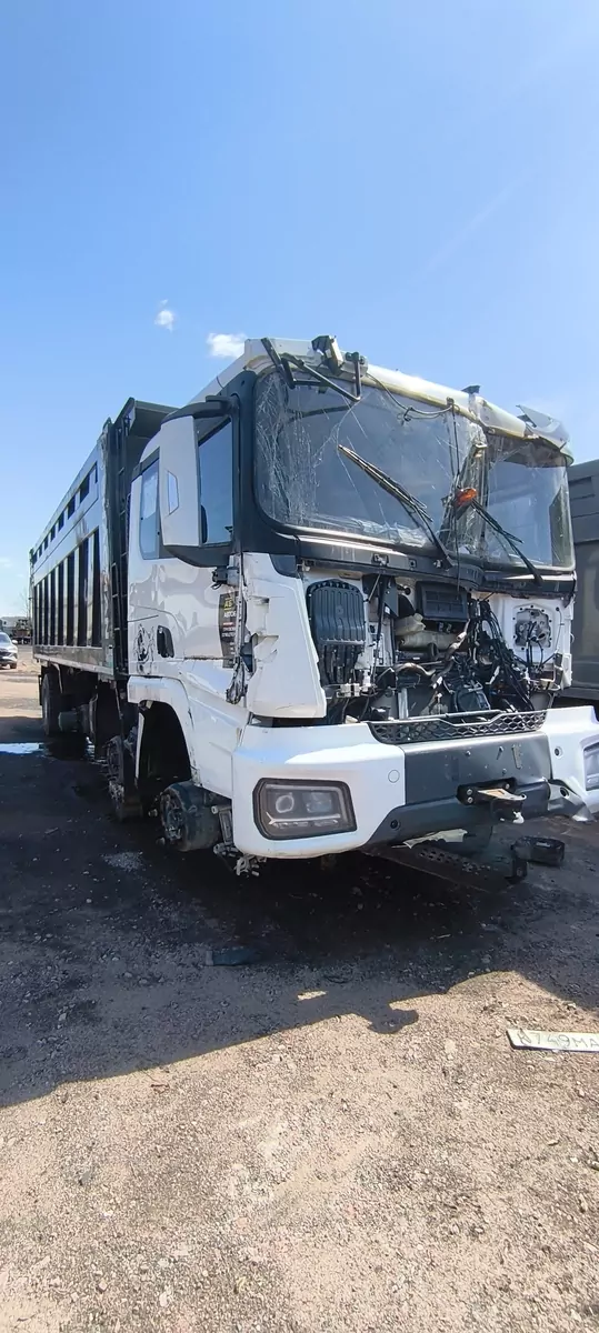 Shacman SX33186V366 8x4 Самосвал
