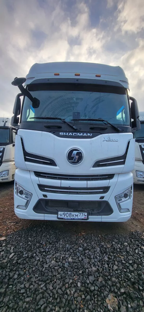 Shacman (Shaanxi) SX4188YY381 4x2 Седельный тягач