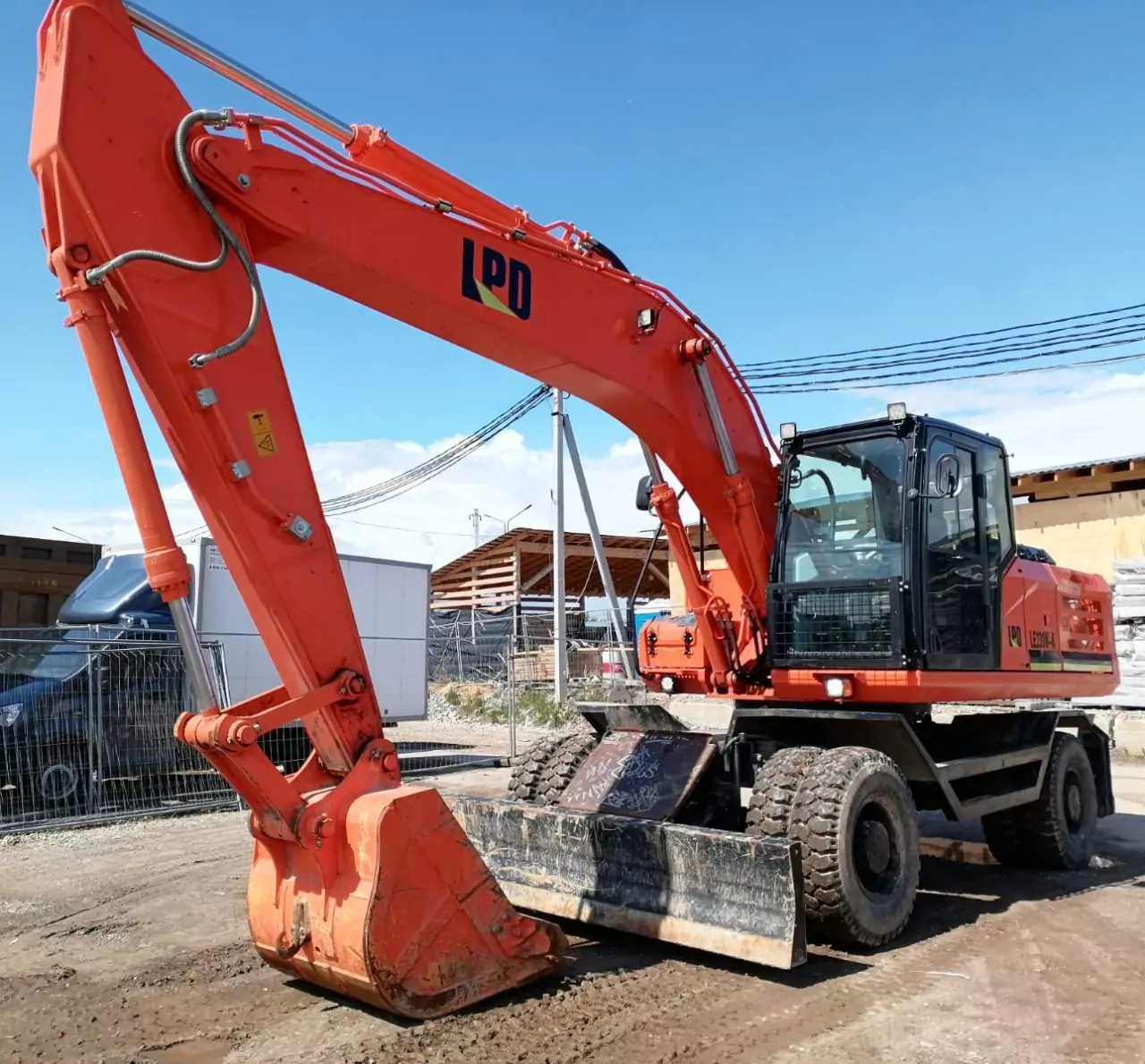 LPD LE230W-K Экскаватор колесный