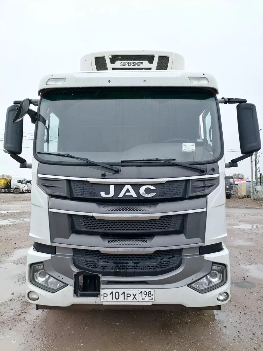 JAC N200 4x2 Изотермический/рефрижератор с гидробортом