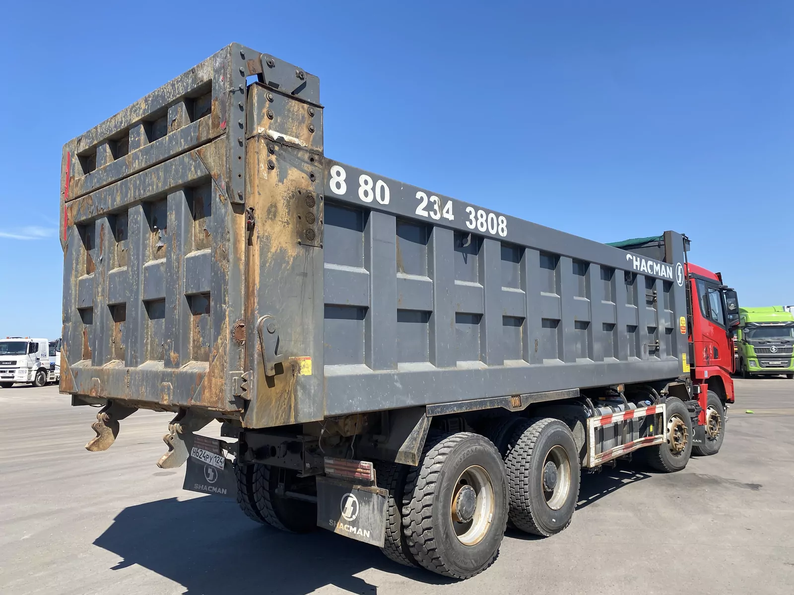 Shacman SX33186T366 8x4 Самосвал