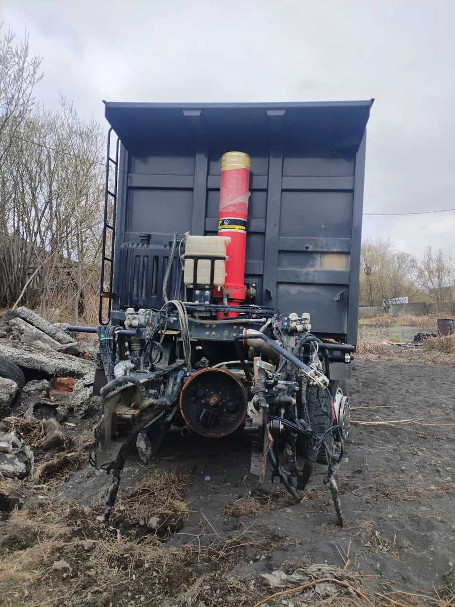 Shacman SX331863366 8x4 Самосвал