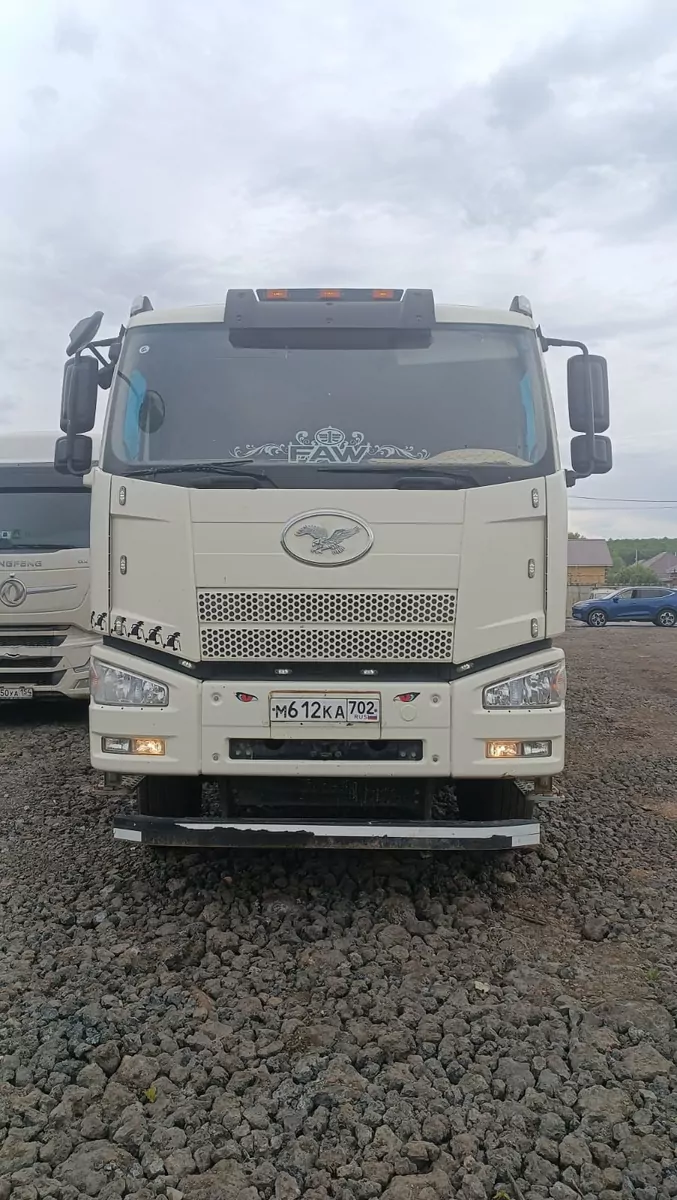 FAW J6 6x4 Зерновоз
