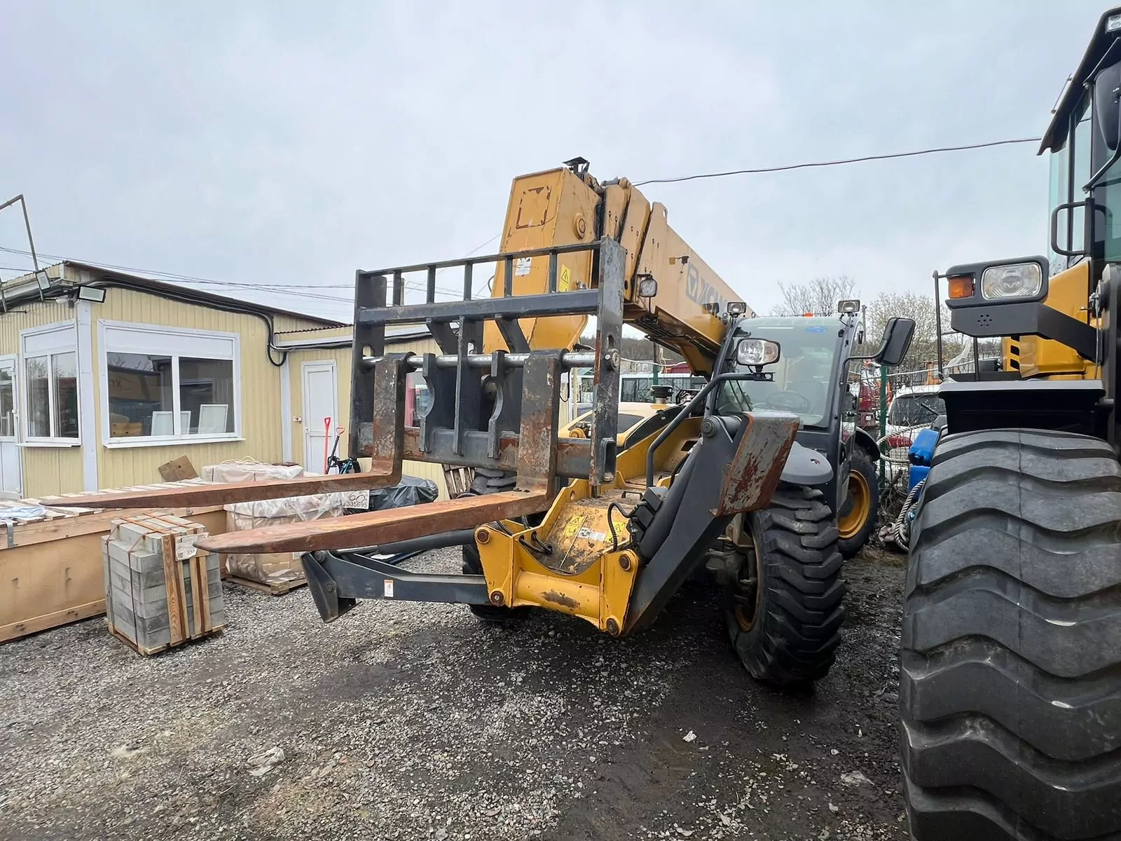 XCMG XC6-1056VN Телескопический погрузчик