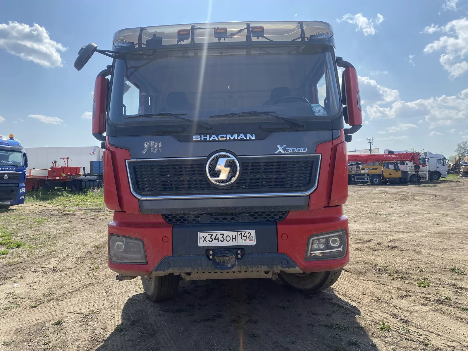 Shacman SX33186W366C 8x4 Самосвал