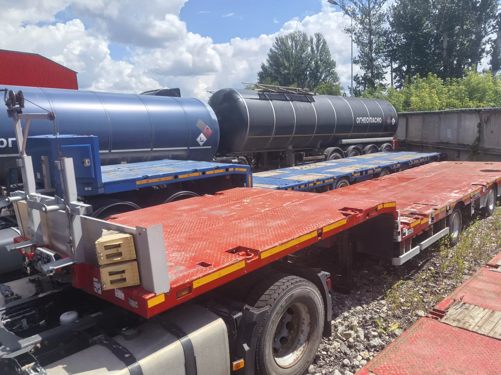 Спецприцеп 9942L4-06 Полуприцеп тяжеловоз 4 оси