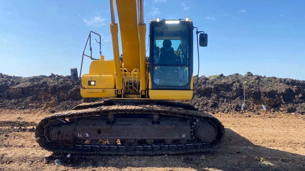 KOMATSU PC 210 Экскаватор
