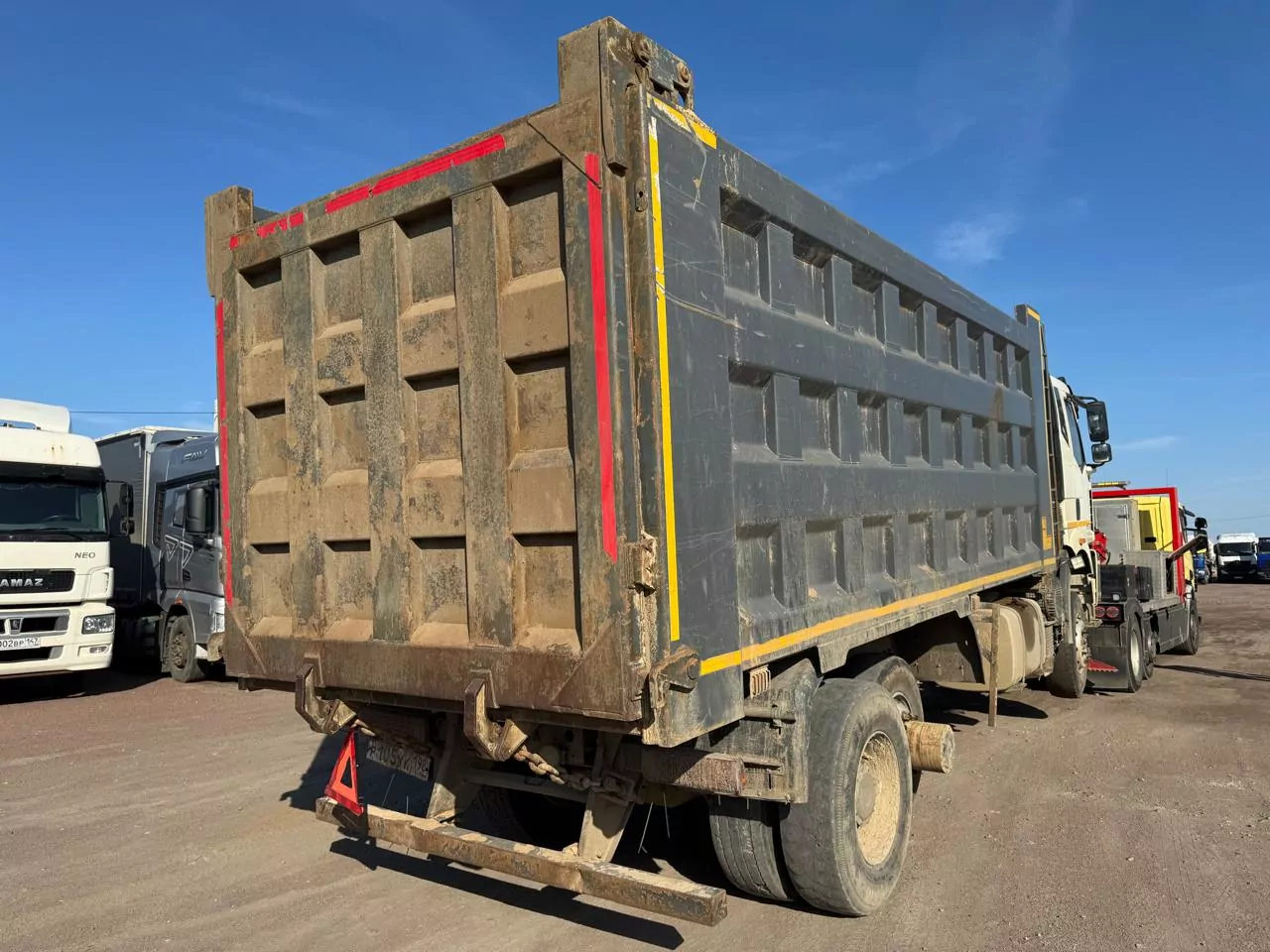 FAW J6 6x4 Самосвал