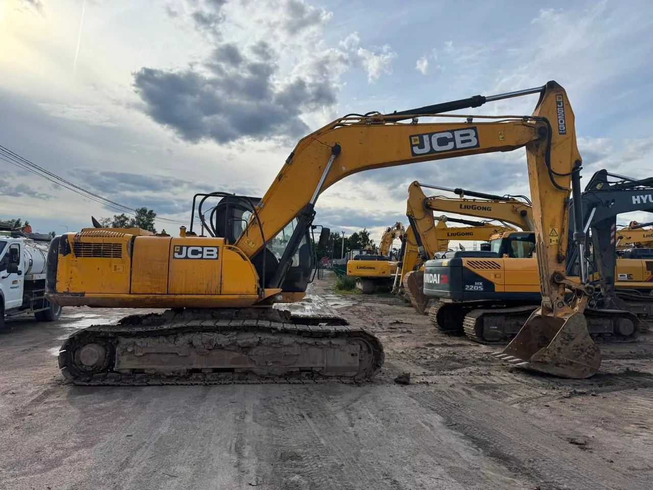 JCB JS 205 Экскаватор
