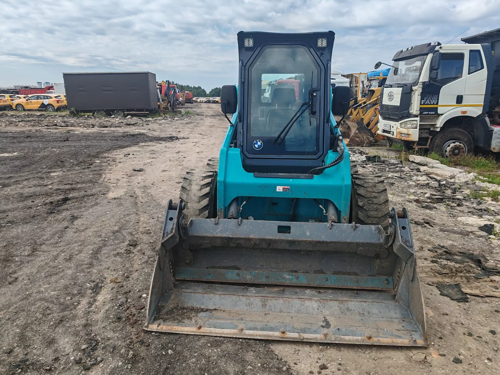 SUNWARD SWL3220 Мини погрузчик
