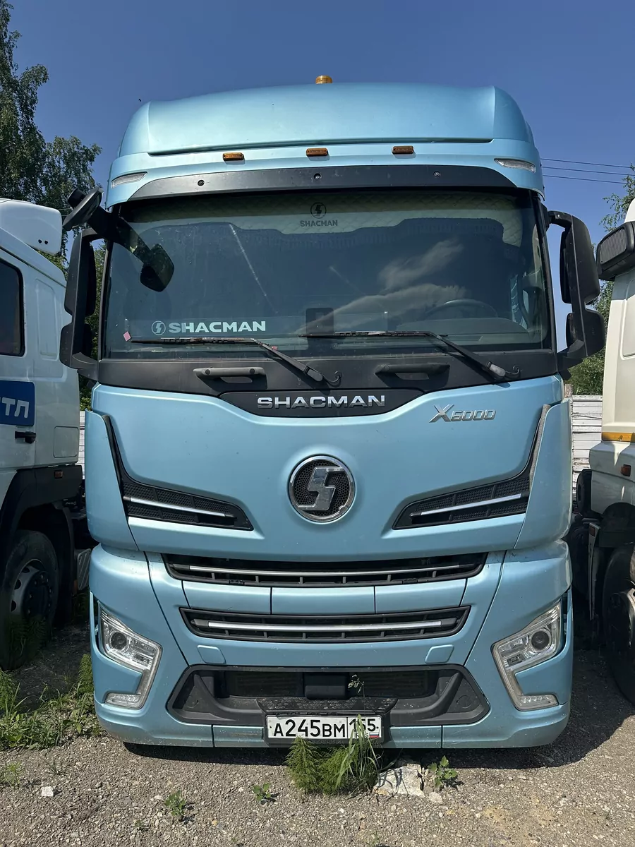 Shacman SX4188YY381 4x2 Седельный тягач