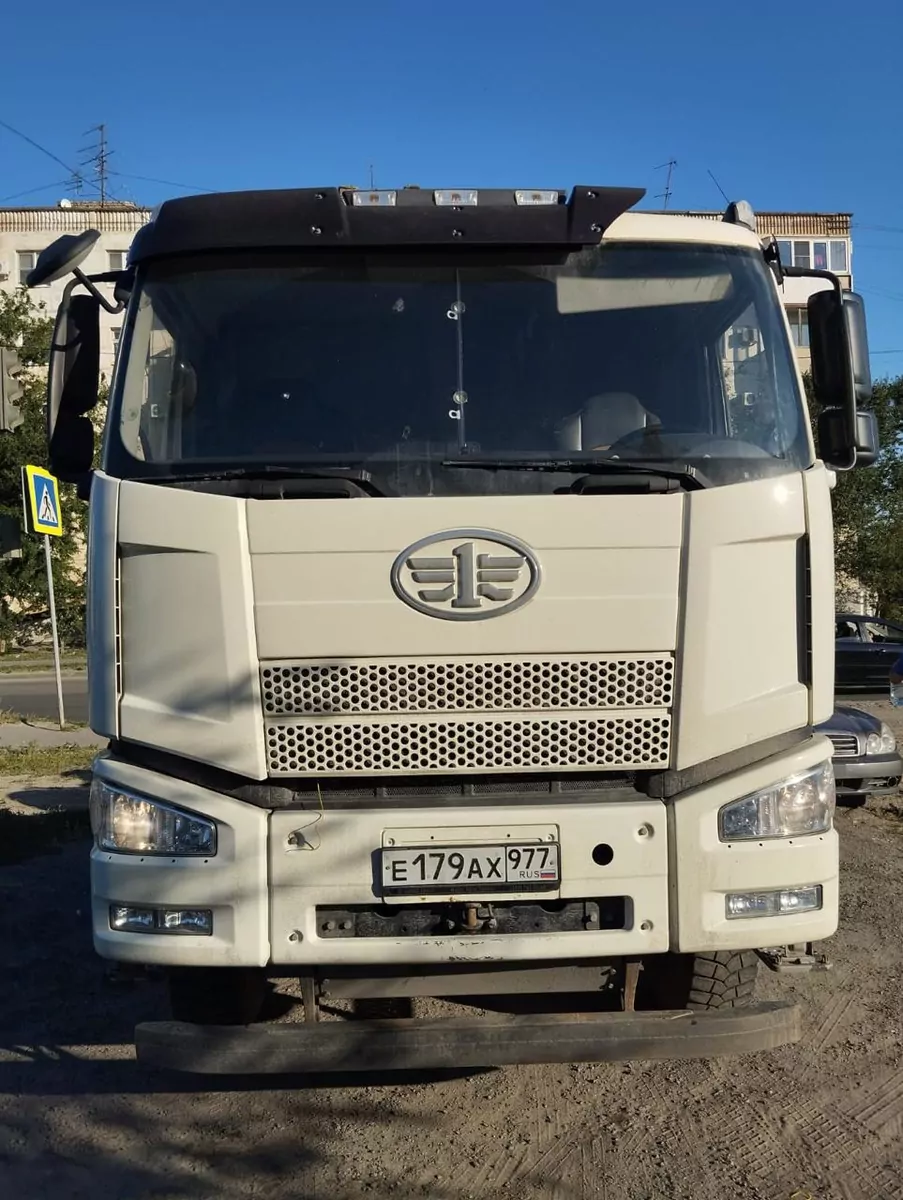 FAW J6 6x4 Седельный тягач
