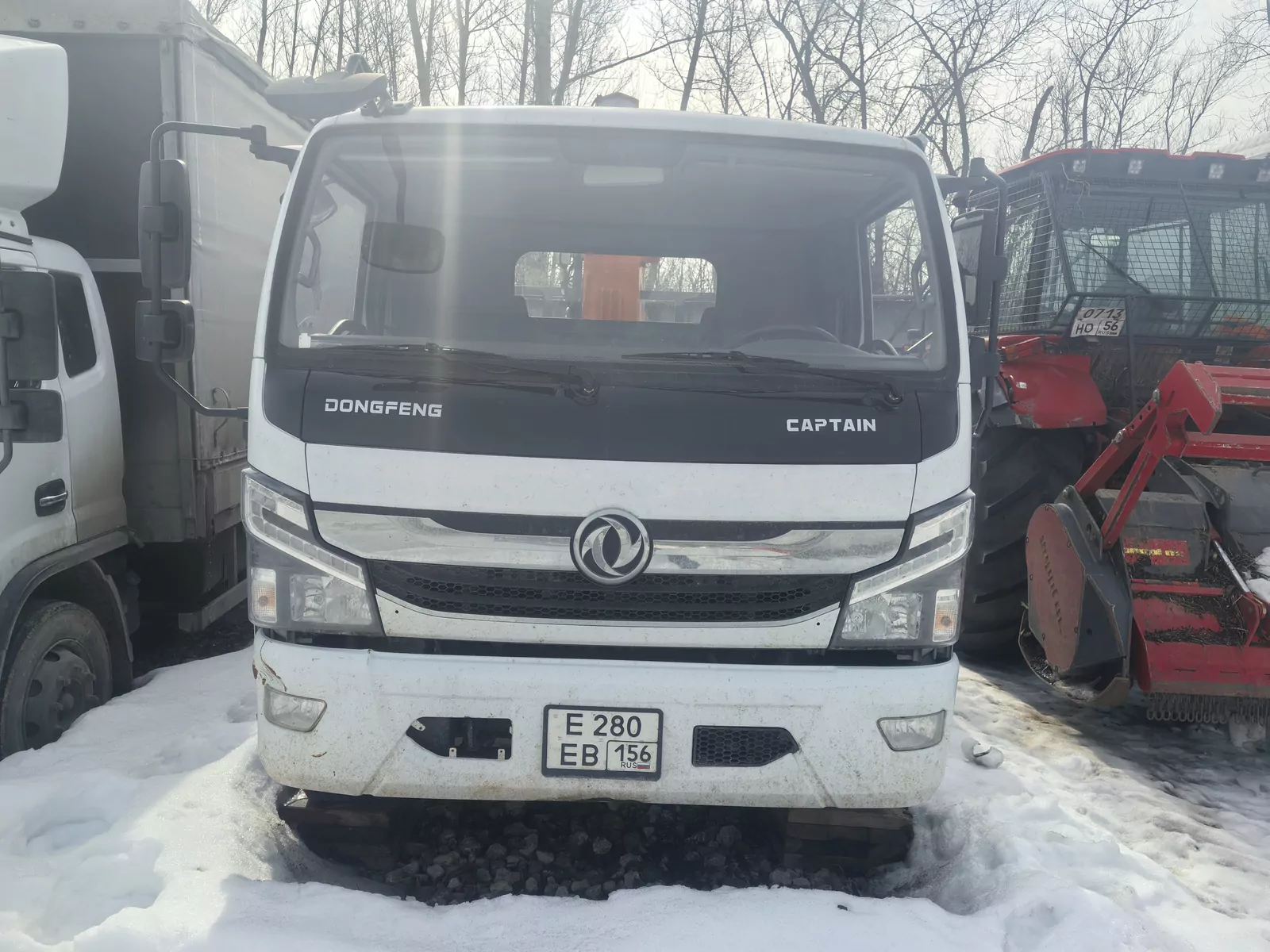 Феникс 78G002 на шасси Dongfeng C120 4x2 Бортовой с КМУ