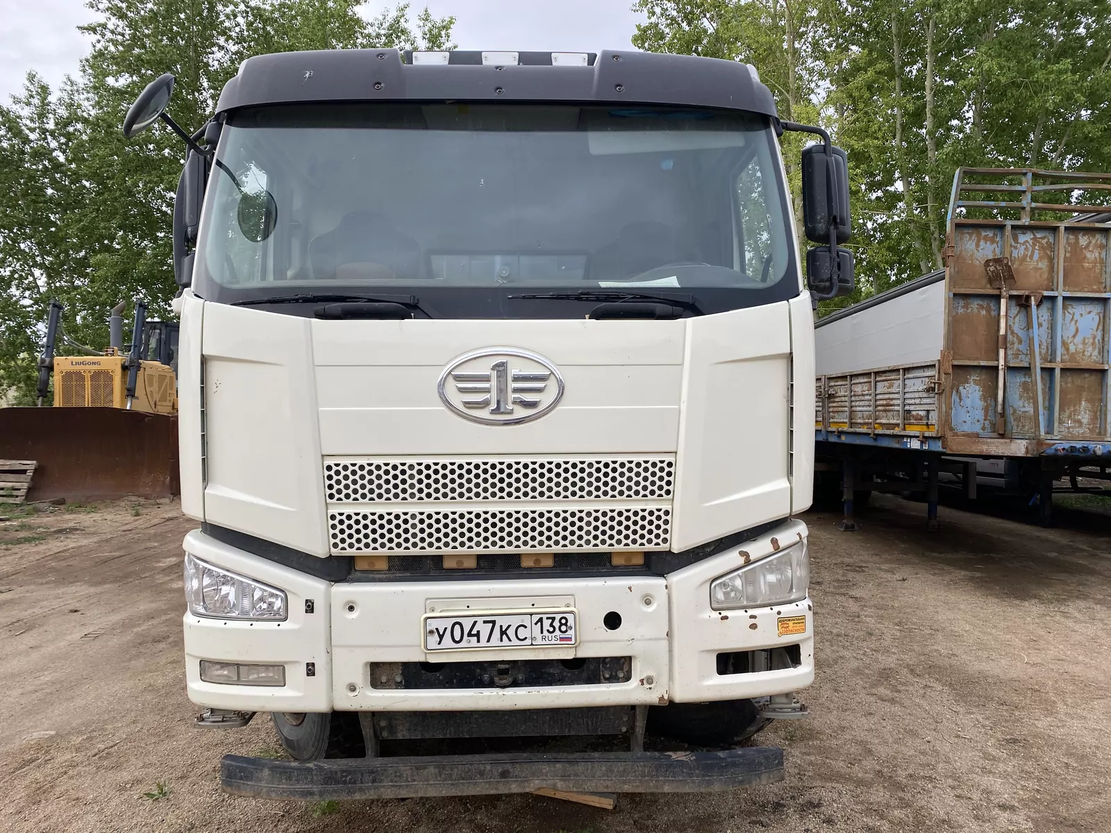 FAW CA 3310 8x4 Самосвал