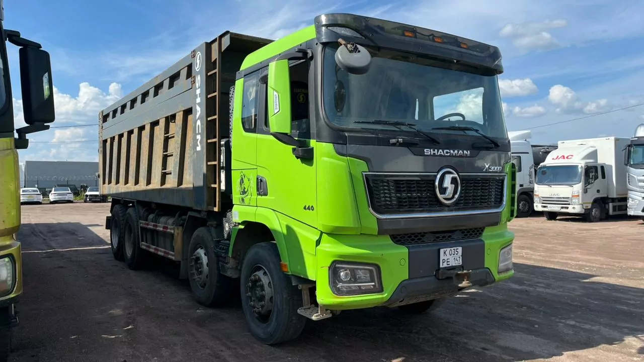 Shacman SX33186V366 8x4 Самосвал