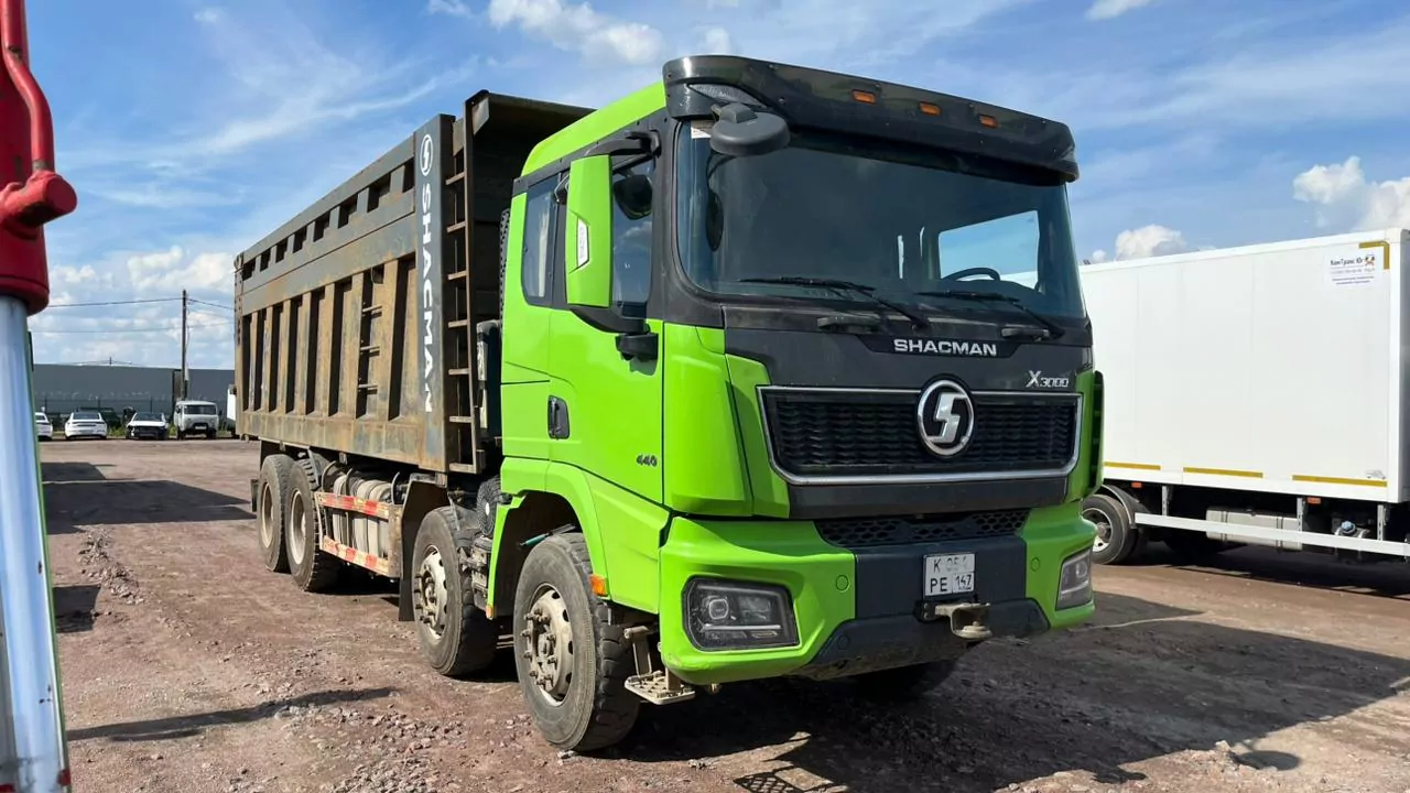 Shacman SX33186V366 8x4 Самосвал