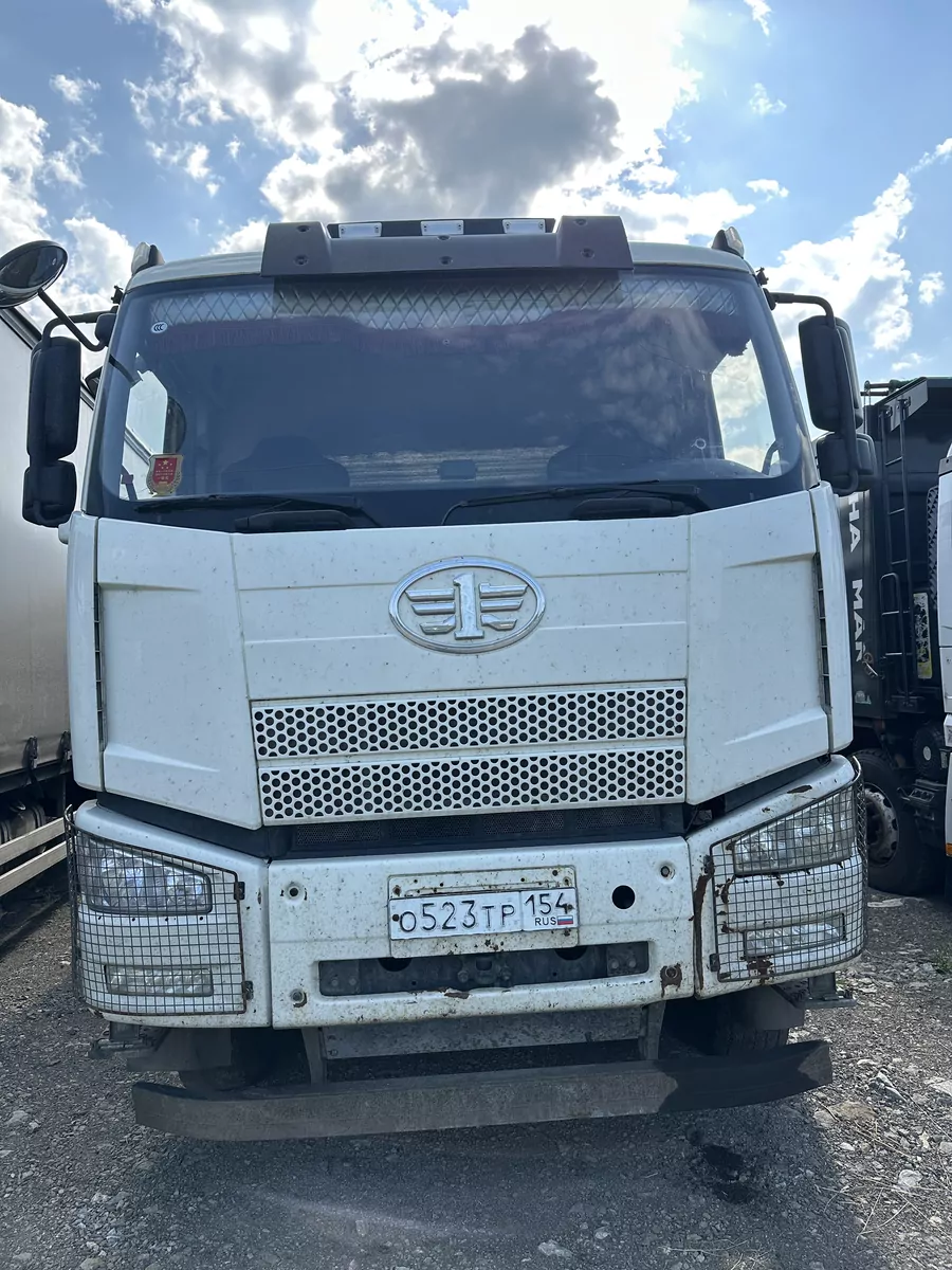 FAW J6 8x4 Самосвал