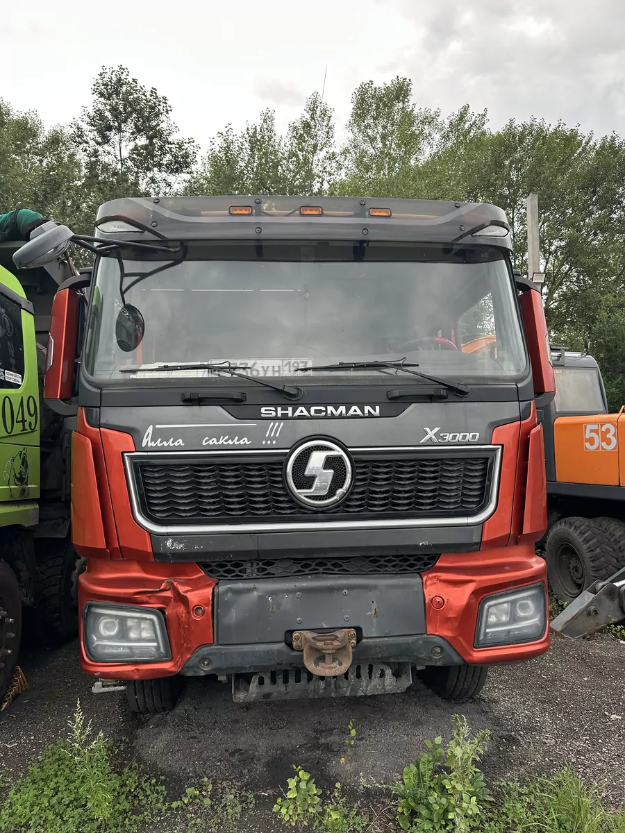 Shacman SX331863366 8x4 Самосвал