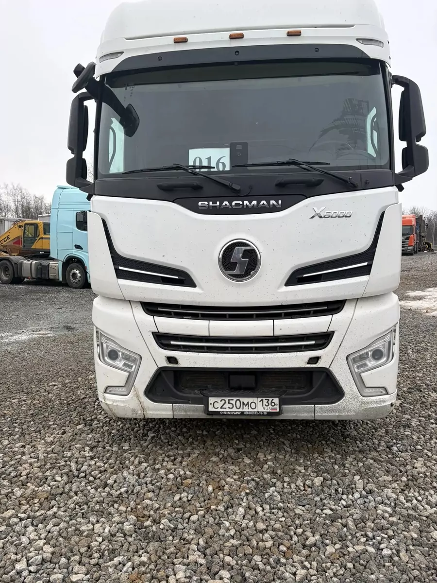 Shacman SX4188YY381 4x2 Седельный тягач