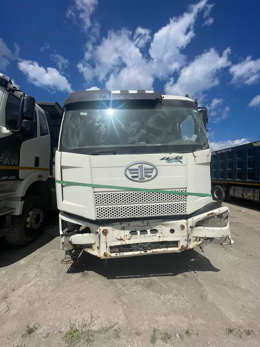 FAW CA 3310 8x4 Самосвал