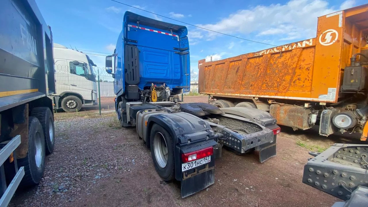 HONGYAN CQ4186HV52 4x2 Седельный тягач