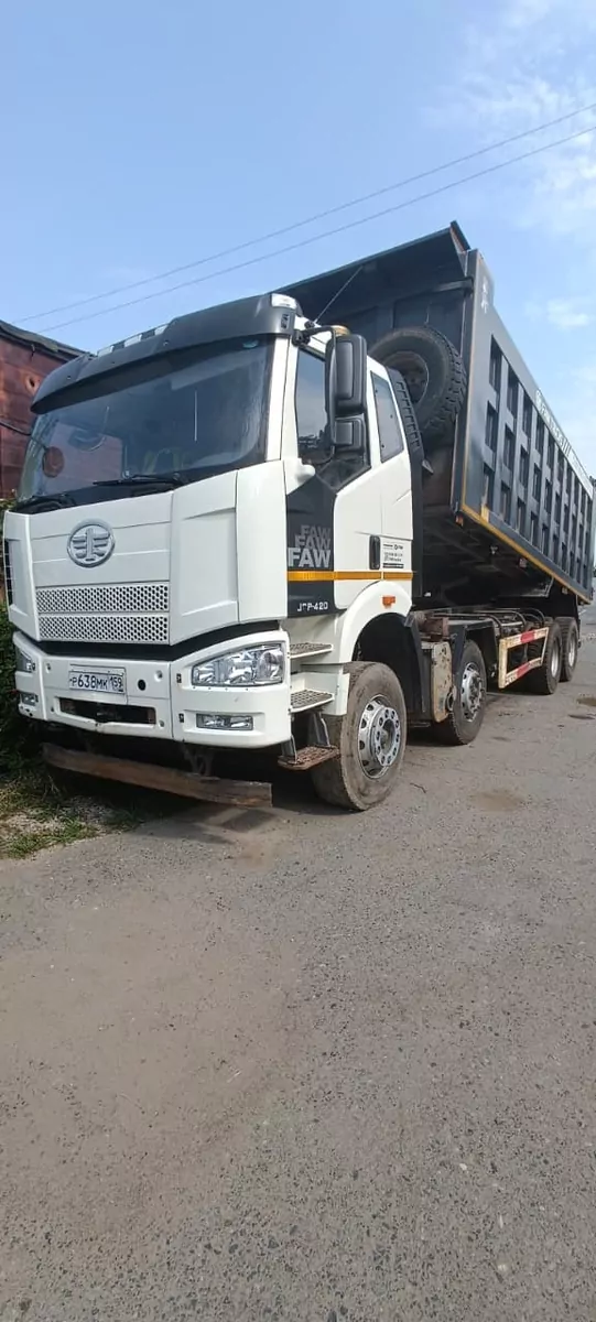 FAW CA 3310 8x4 Самосвал