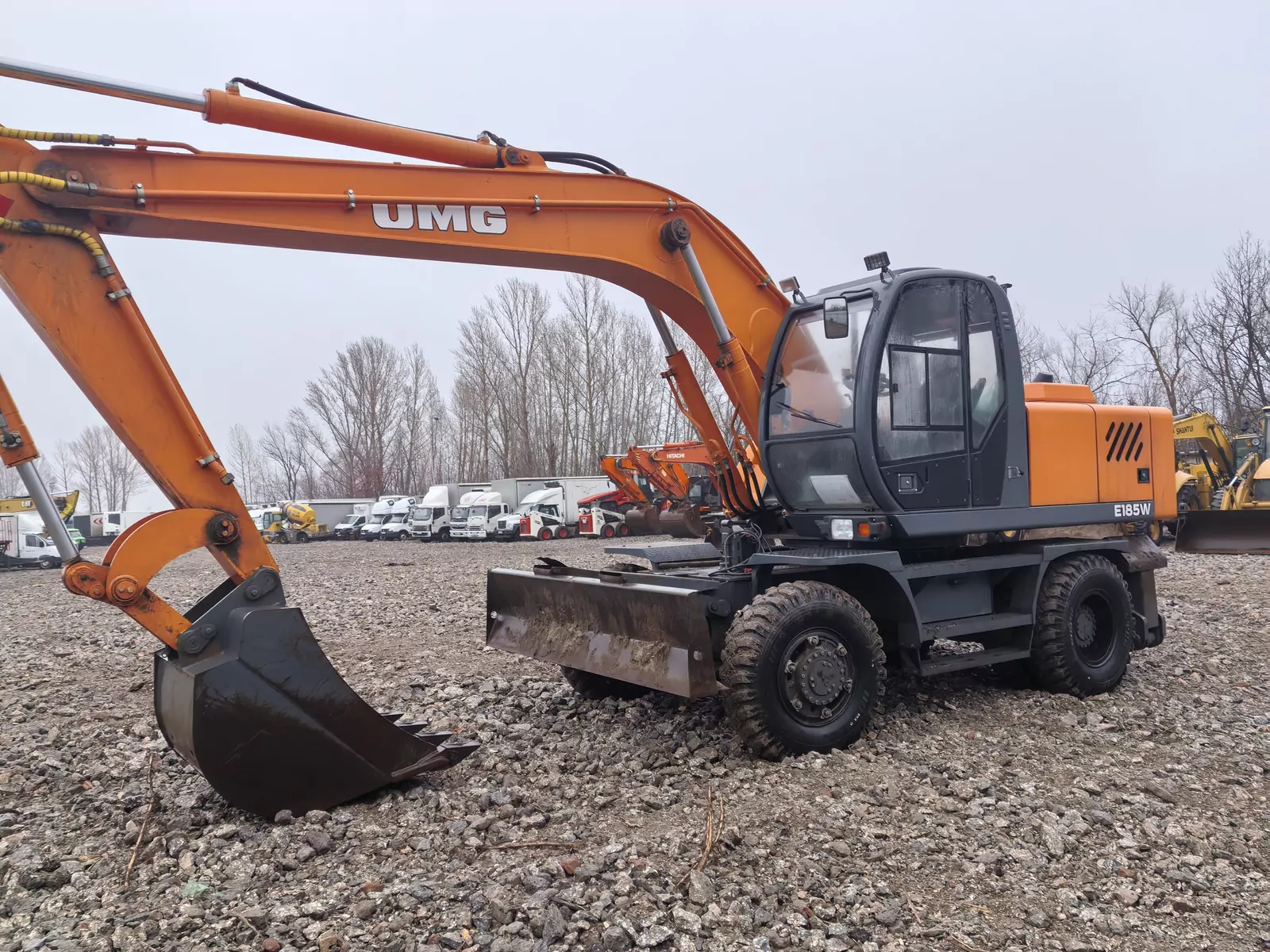 UMG (Тверской экскаватор) E185W Экскаватор колесный
