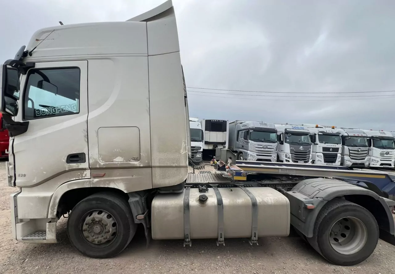 DongFeng GX 4x2 Седельный тягач