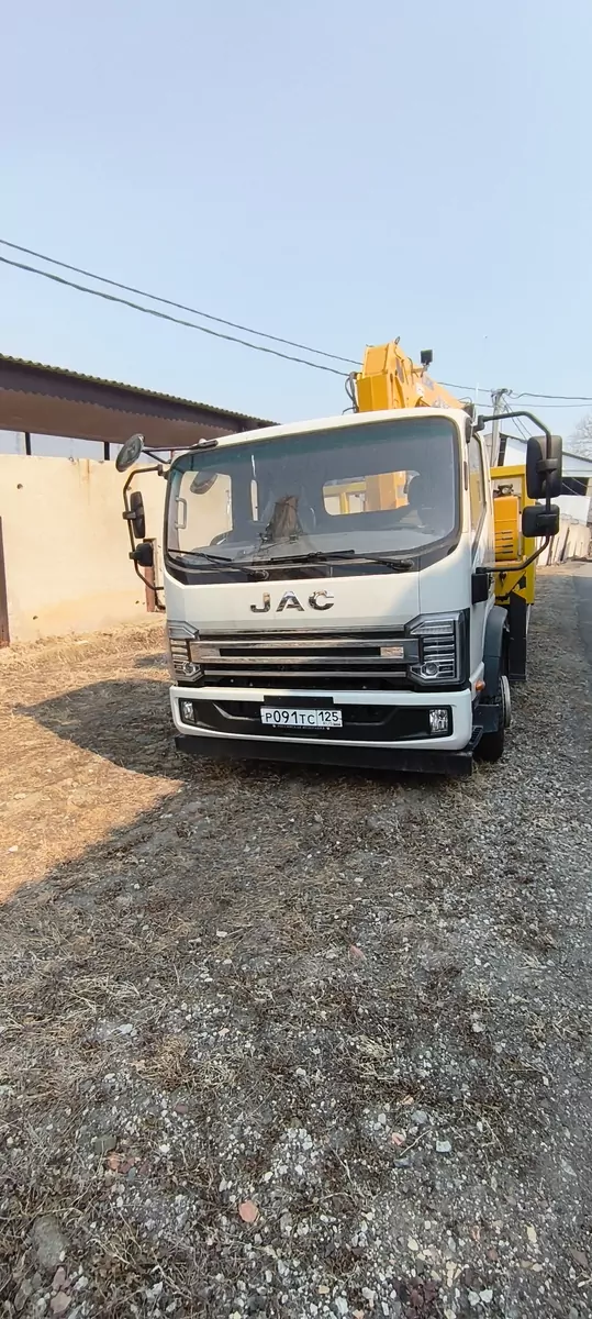 JAC N120 Бортовой с КМУ
