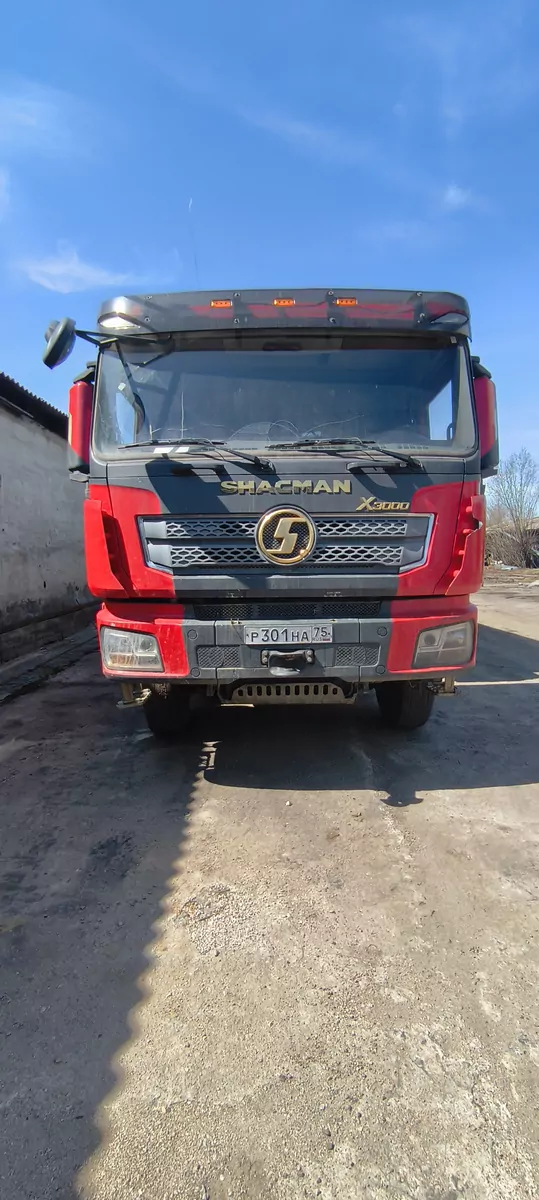 Shacman SX33186T366 8x4 Самосвал