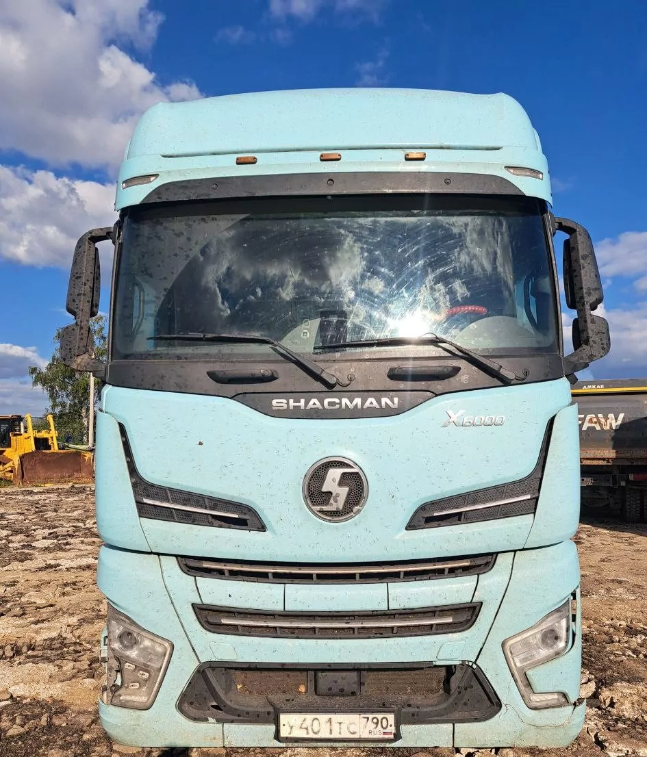 Shacman (Shaanxi) SX4188YY381 4x2 Седельный тягач