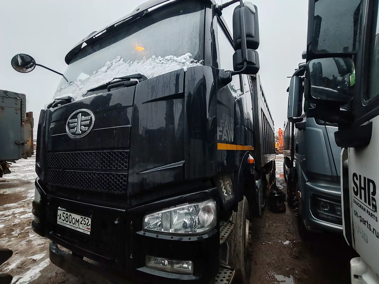 FAW J6 8x4 Самосвал