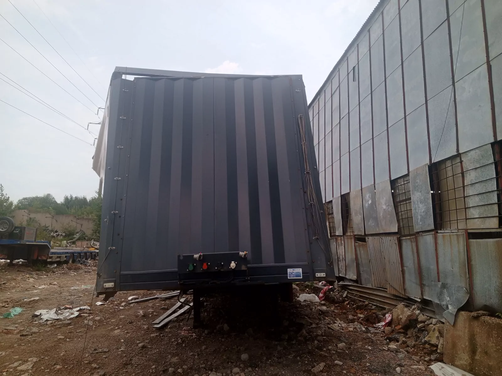 UAT SCFG-9226.01 Полуприцеп Бортовой/Шторный