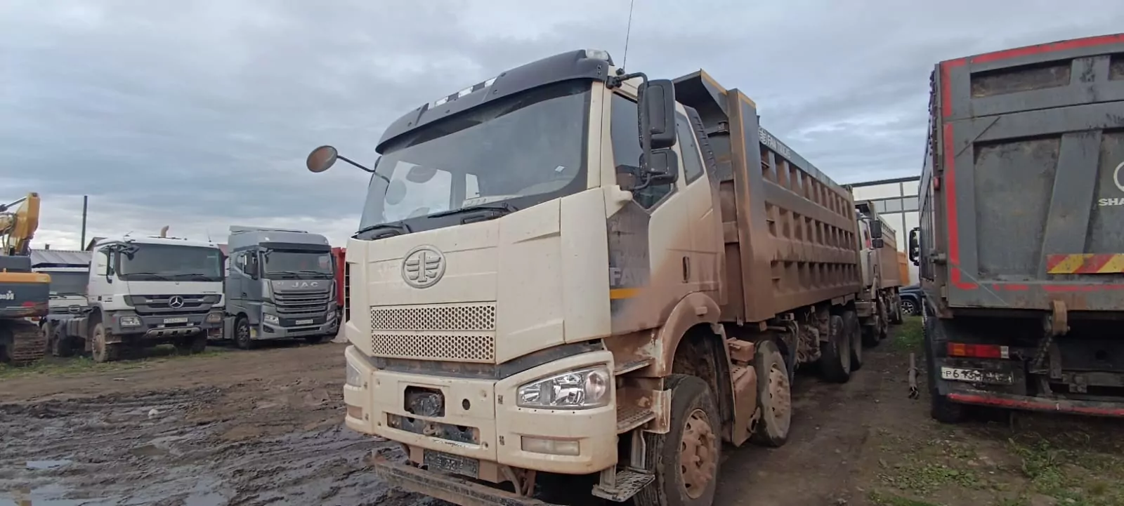 FAW J6 8x4 Самосвал