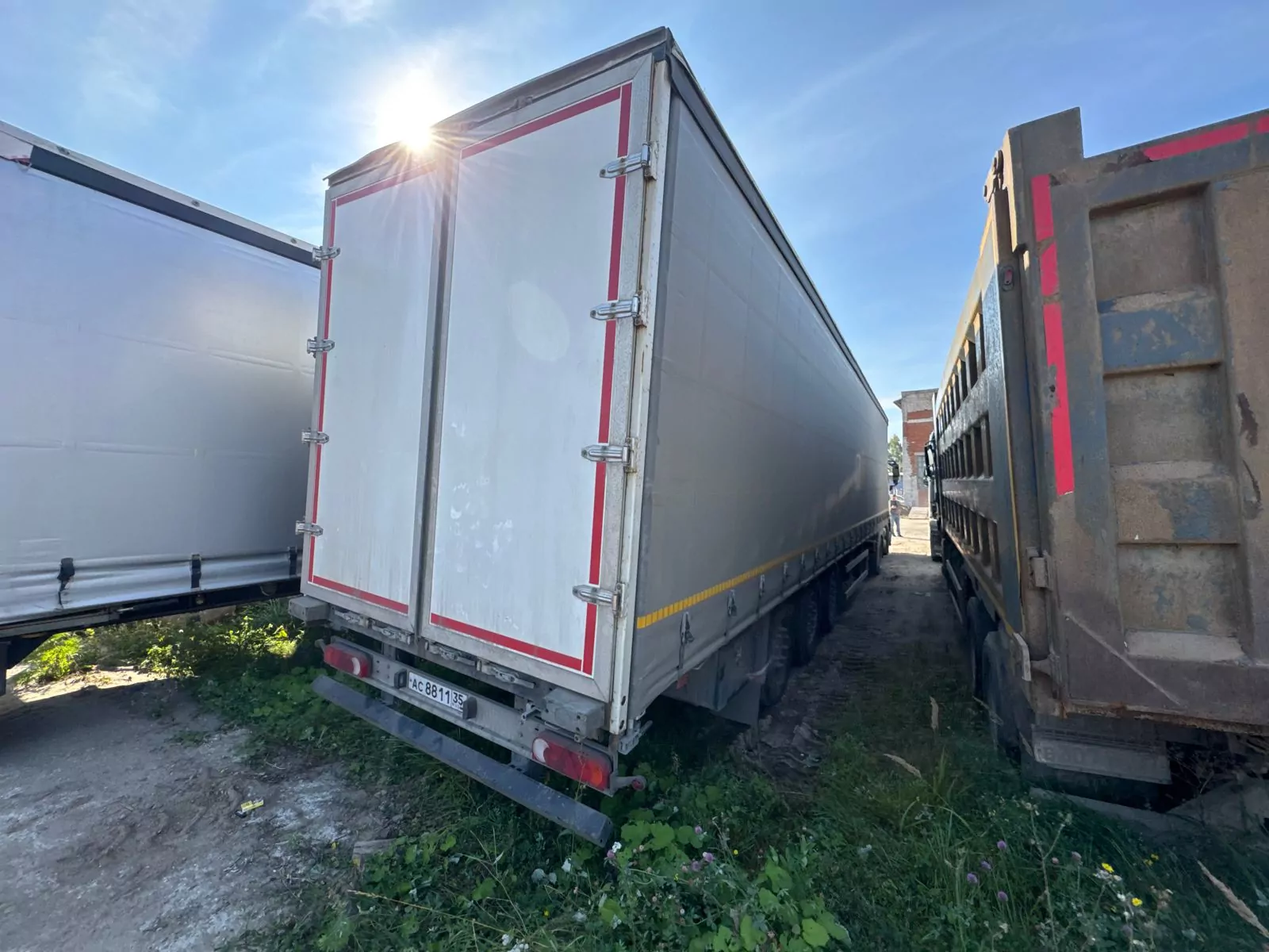 Туймазинский завод автобетоновозов 588510 Полуприцеп шторный