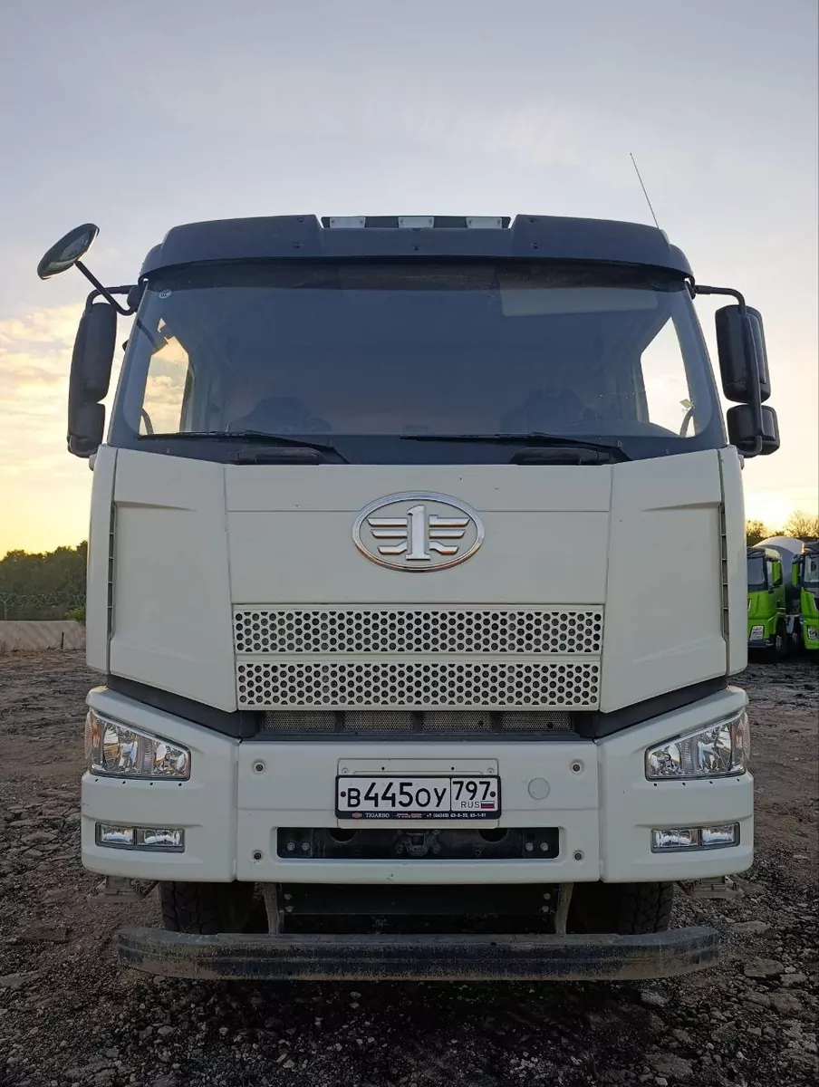 TIGARBO 69366P на шасси FAW CA 3250 6x4 Автобетоносмеситель