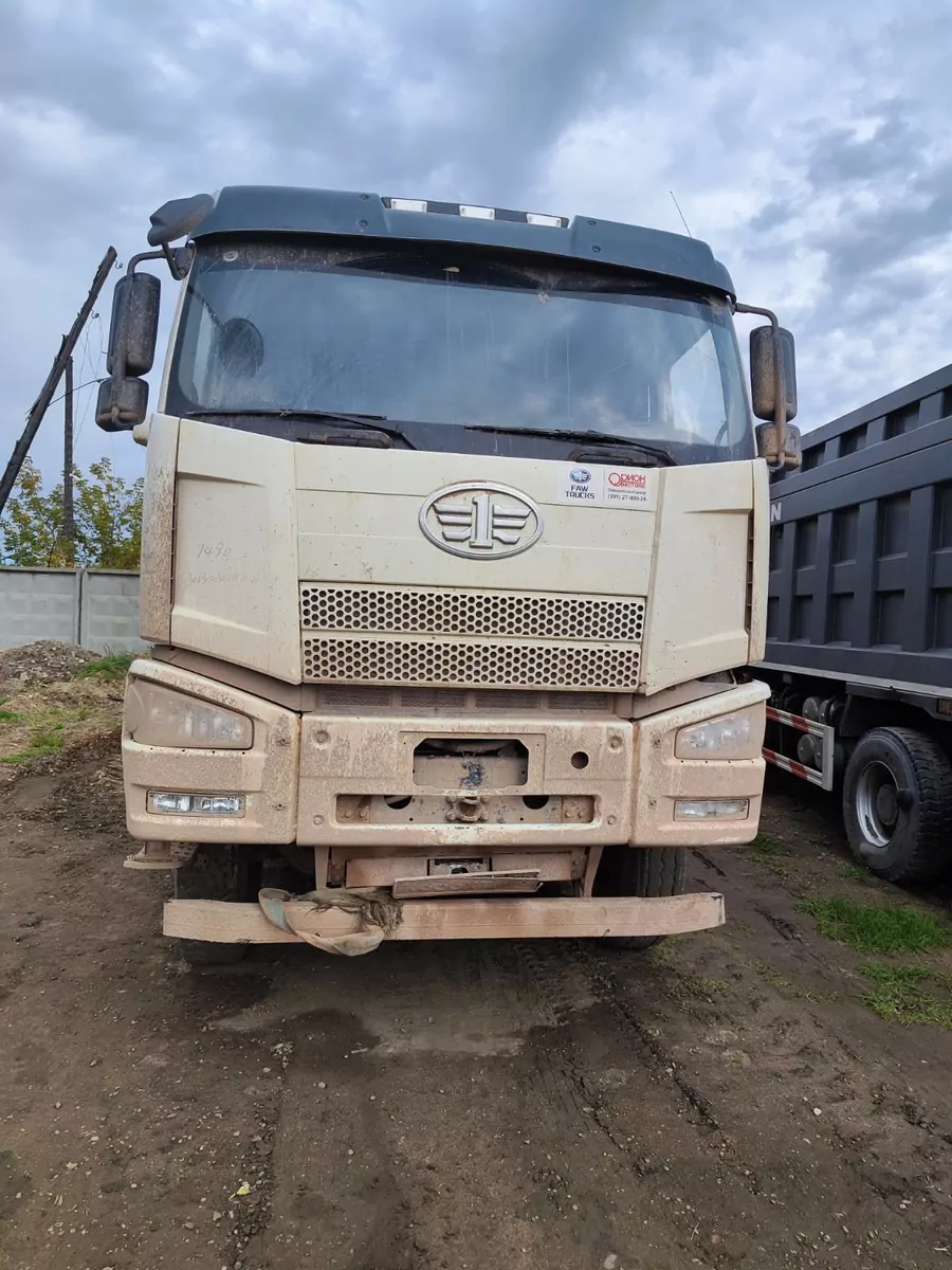 FAW J6 8x4 Самосвал