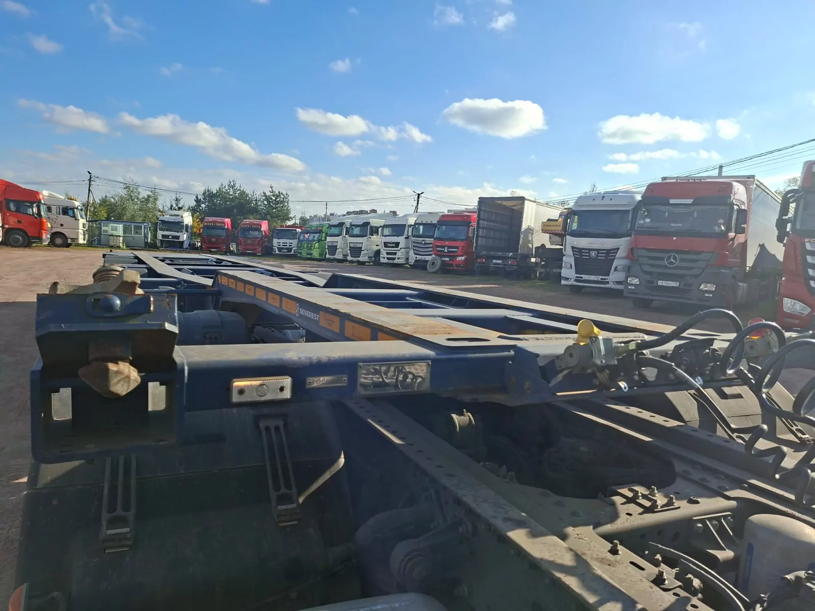 УралСпецТранс 946520-A1-04 Полуприцеп контейнеровоз 4 оси