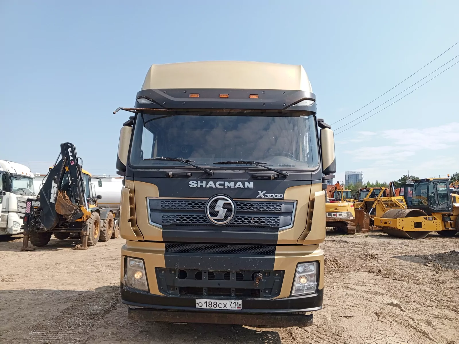 Shacman SX42584W324C 6x4 Седельный тягач