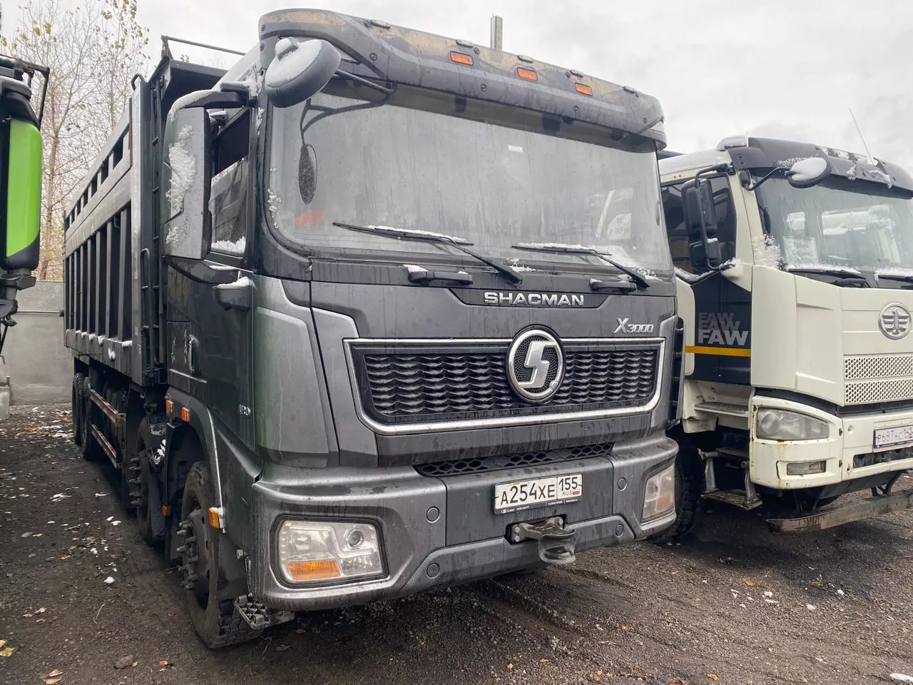 Shacman SX33186V366 8x4 Самосвал