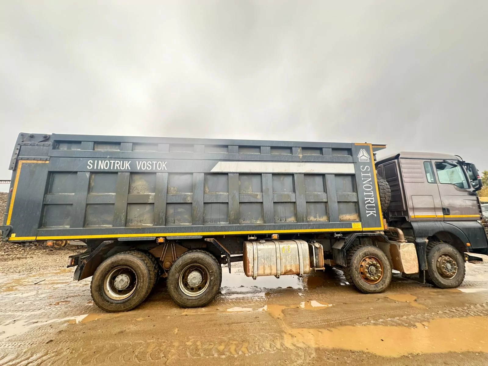 SITRAK C7H 8x4 Самосвал