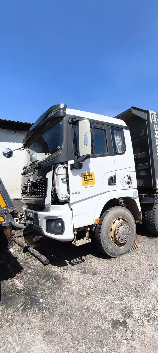 Shacman SX331863366 8x4 Самосвал