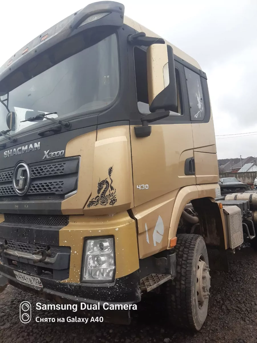 Shacman SX42586V385 6x6 Седельный тягач