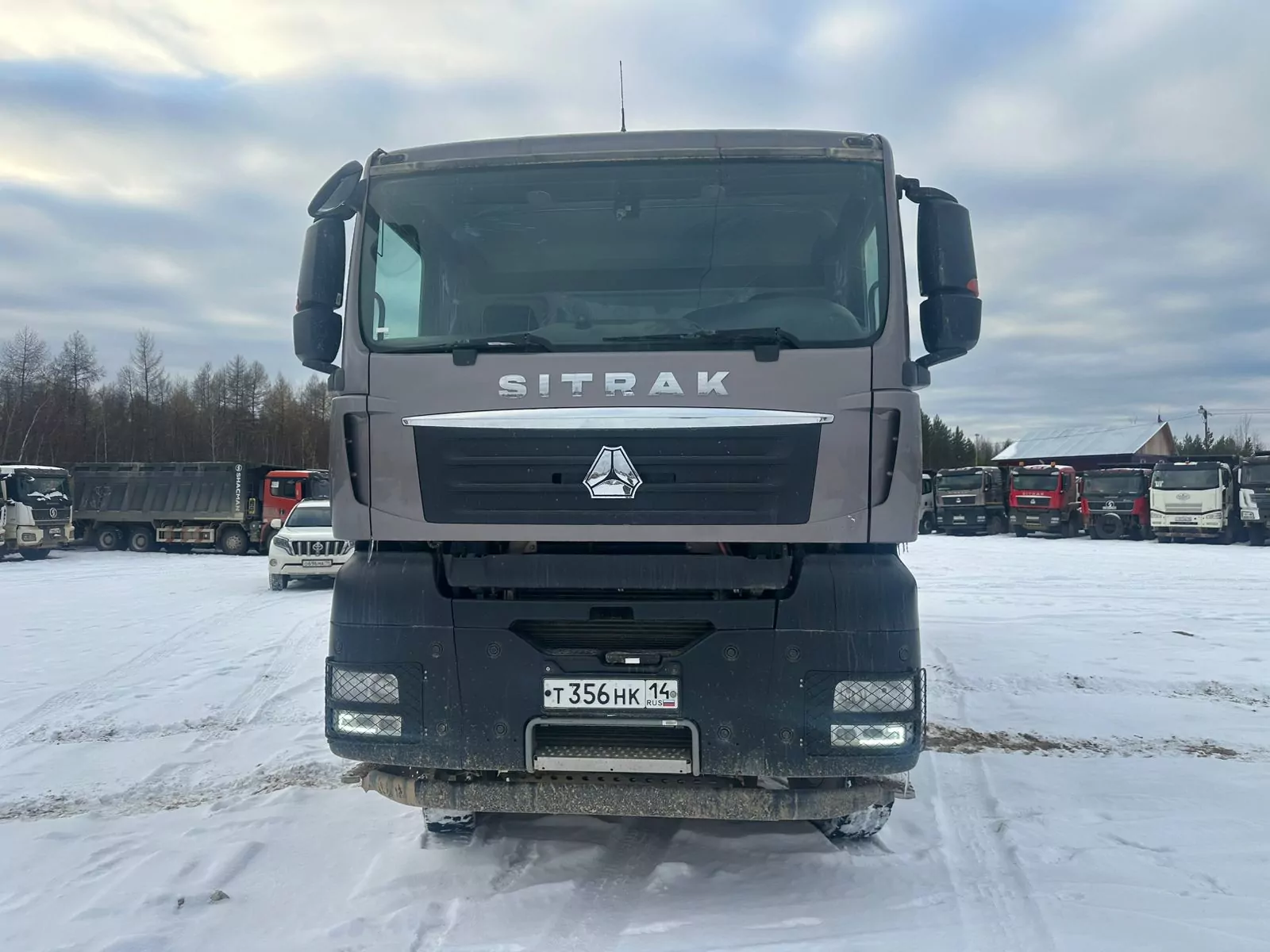 SITRAK C7H 8x4 Самосвал