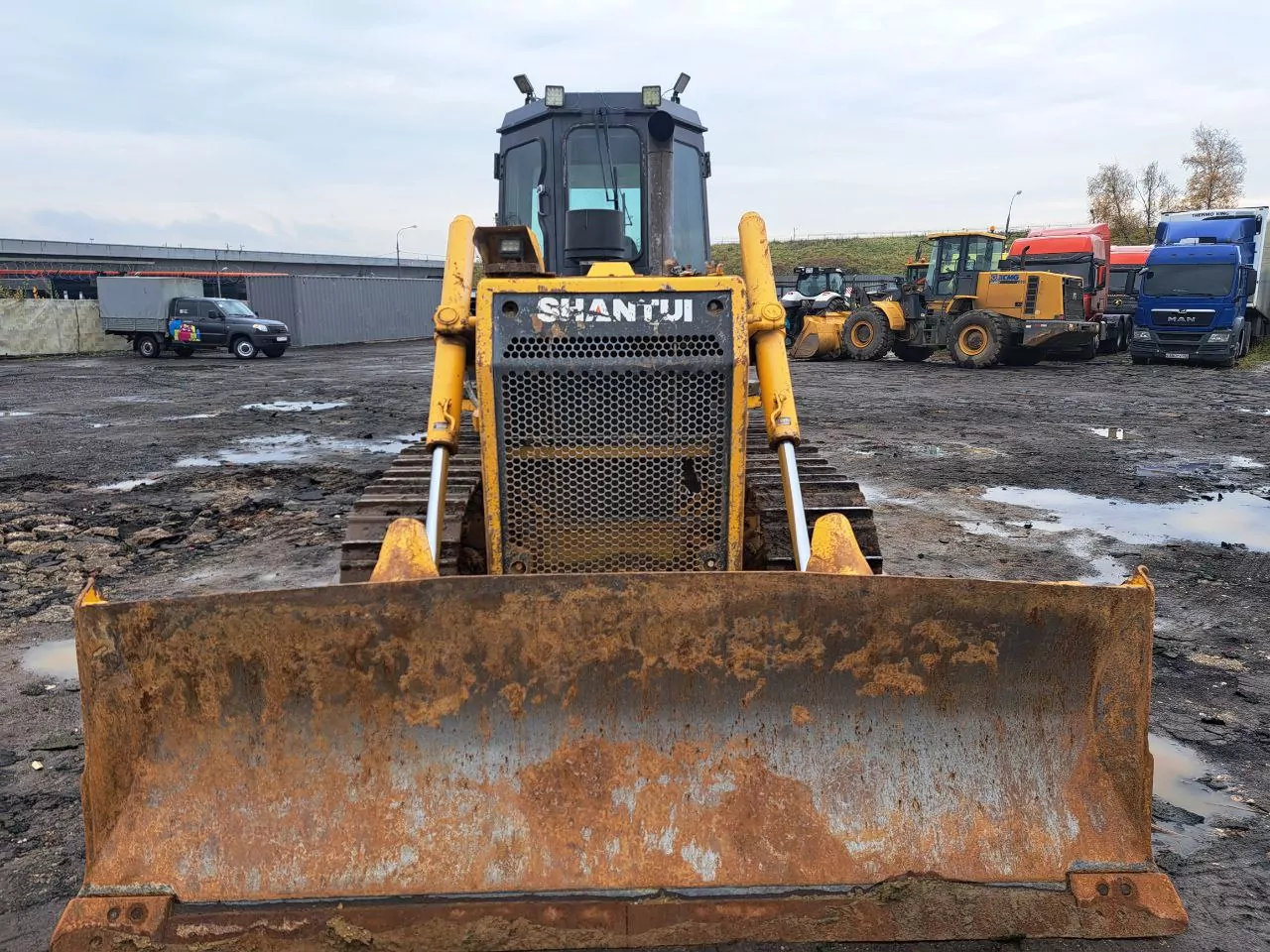 SHANTUI SD16L Бульдозер