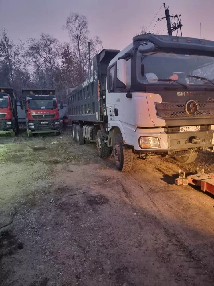 Shacman SX33186W366C 8x4 Самосвал