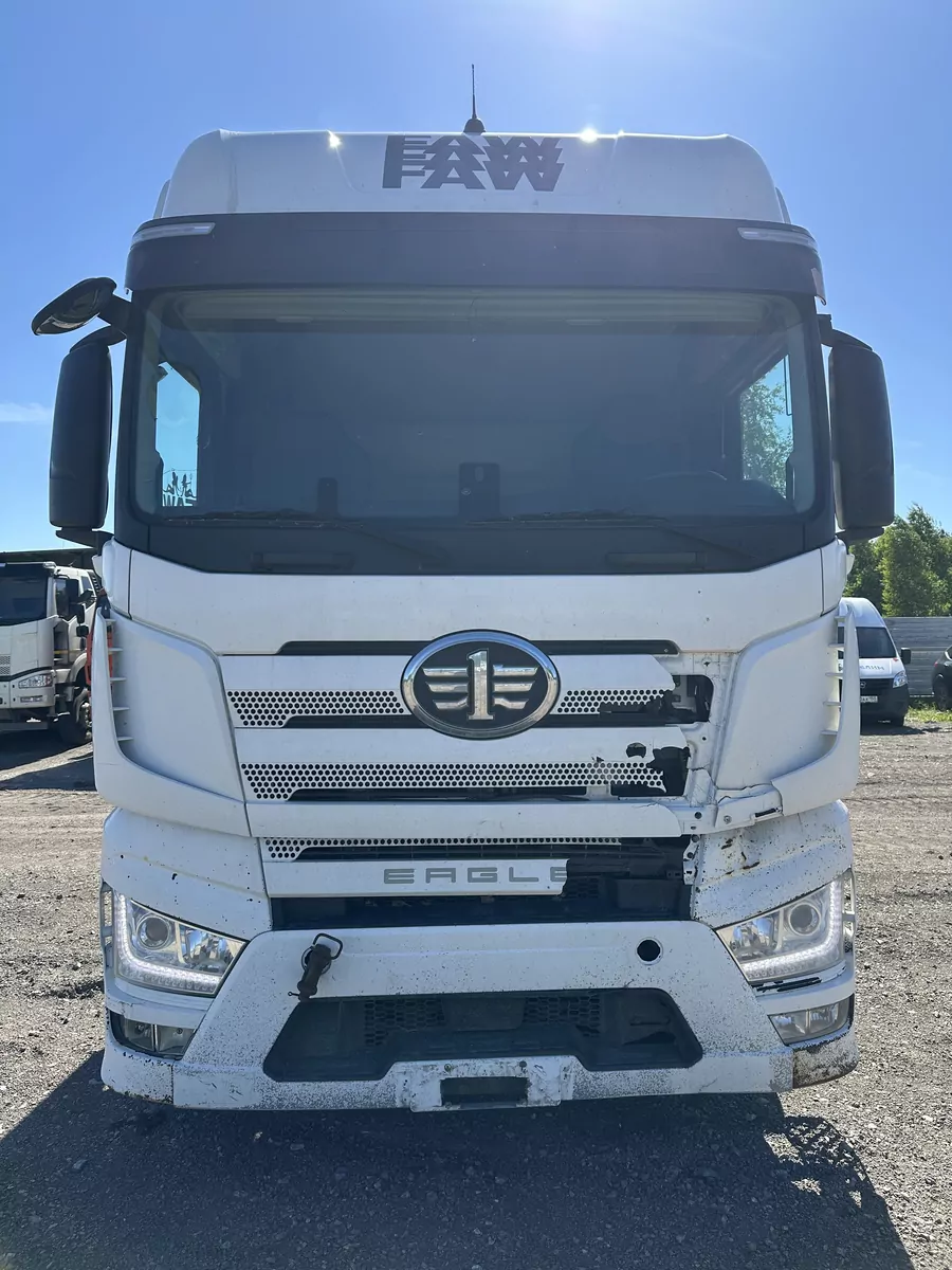 FAW J7 6x4 Седельный тягач