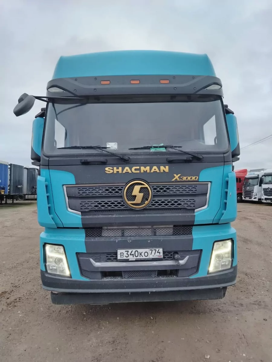 Shacman SX42584W324C 6x4 Седельный тягач